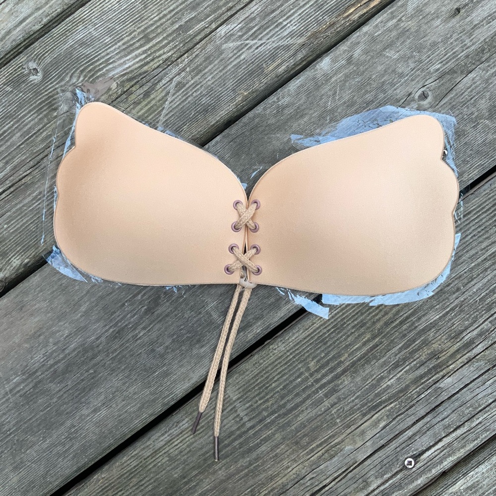 Strapless Adhesive Sticky Backless Bra Cup Womenโs Size B Tan BRAND NEW
